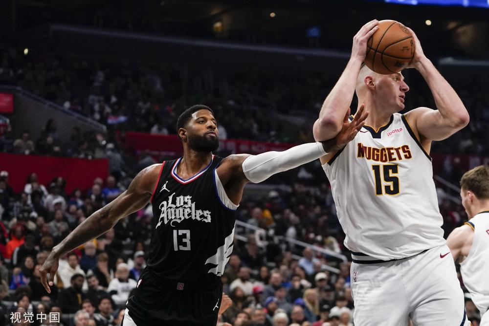 自由地施展 自由地施展